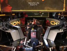 开云体育平台APP-包含C9力克HLE，Hanssama操刀奇招英雄翻盘激烈交锋淘汰赛，成为赛场最大亮点的词条