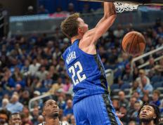 开云体育官网-湖人击败魔术取得三连胜，浓眉27分表现抢眼