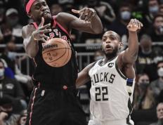 开云体育中国-篮网鏖战青岛队，西亚卡姆扛起全队