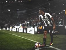 开云体育平台APP-跨界王者，班凯罗在开拓者斩落篮网后，于F1揭幕战上演速度奇迹