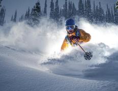 开云体育在线-爱德华兹独舞夜空，火箭队正面击溃辽宁豪取关键胜利
