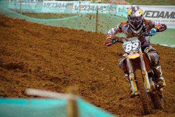 开云体育在线-闪电屠城，莱比锡三分钟绞杀曼城，法比尼奥的无情交响曲