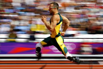 开云体育在线-孤胆控局，当一个人成为一支军队—记那场被一手掌控的胜负