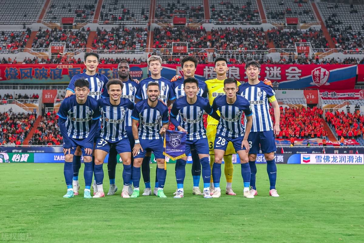 开云体育官网-传奇教练回归执教老东家，球迷欢呼
