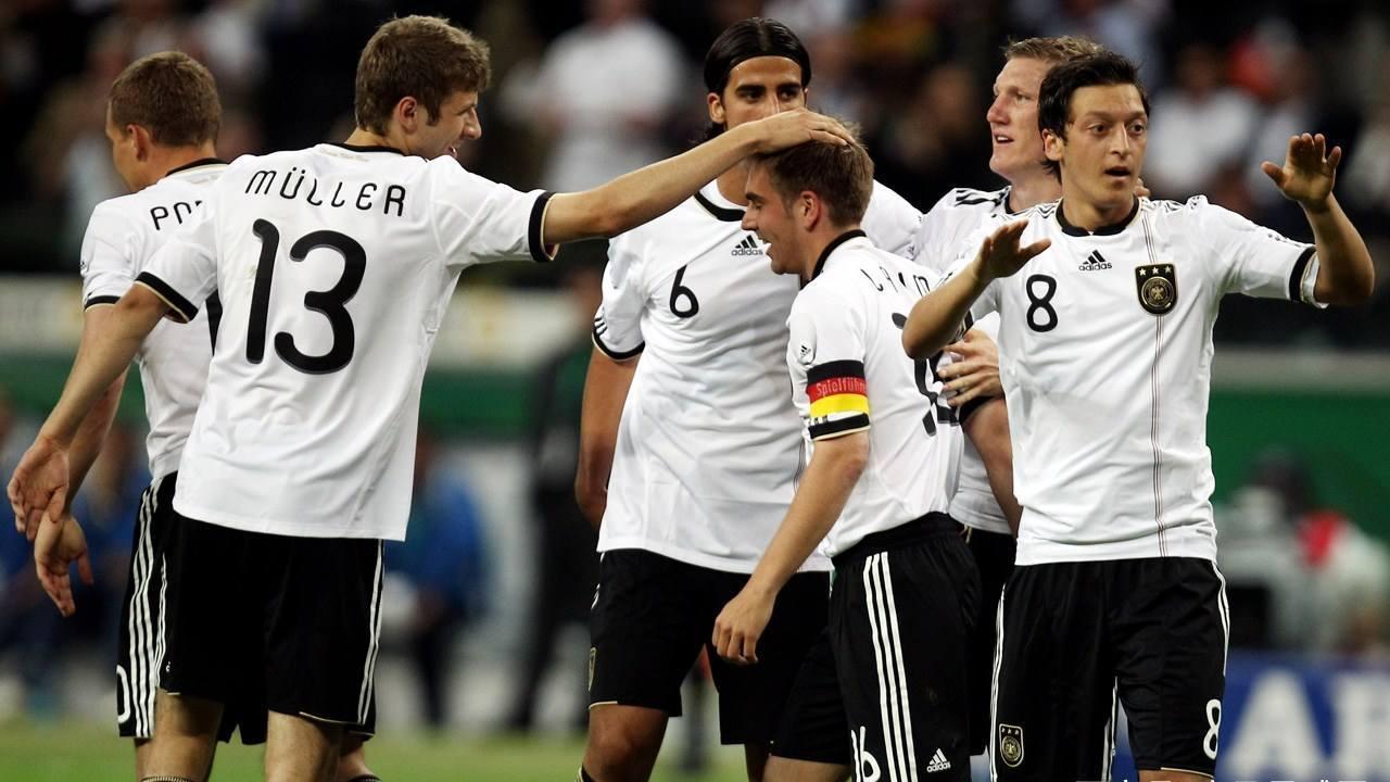 开云体育中国-德国队力克日本队，黄鸭组合带队取胜