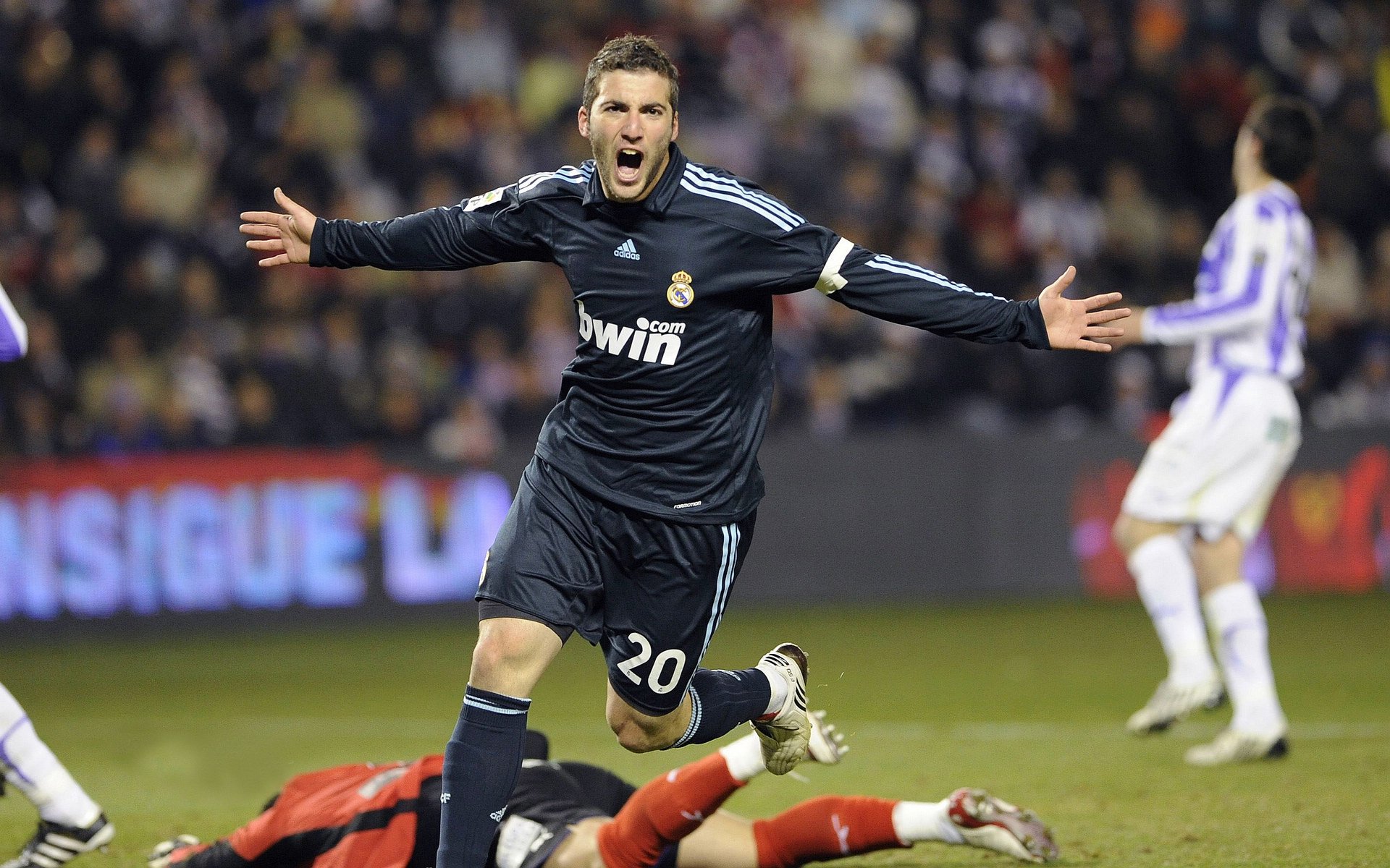 开云体育中国-跨大西洋审判，国际米兰在美加墨世界杯焦点战中以战术铁壁击溃尼斯