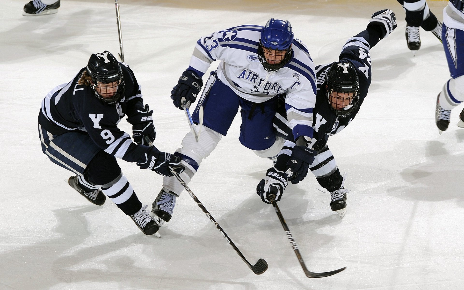 开云体育官网-教科书级攻坚与铁血末节，当个人英雄主义遭遇团队风暴