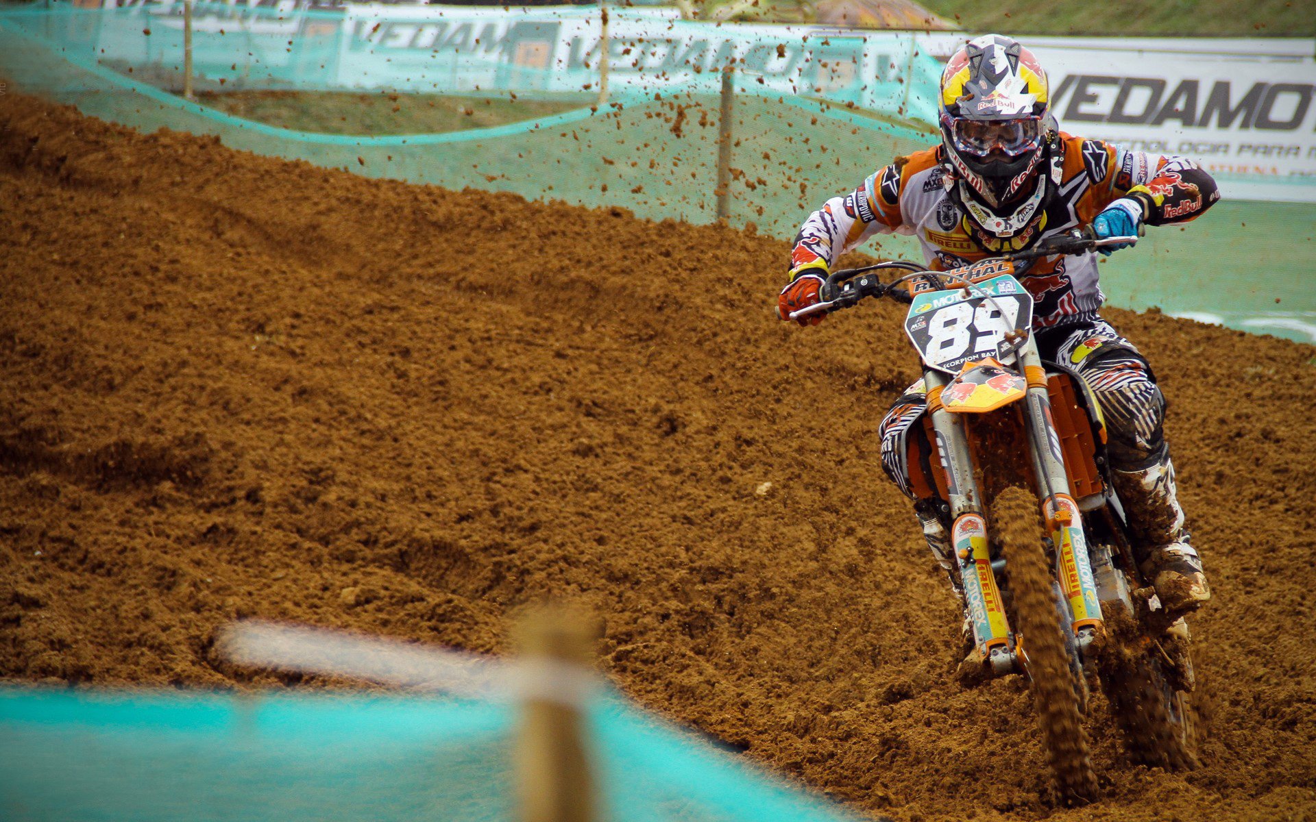 开云体育登录-当诸神黄昏遇见蓝月，穆勒在雅典之夜书写现代神话